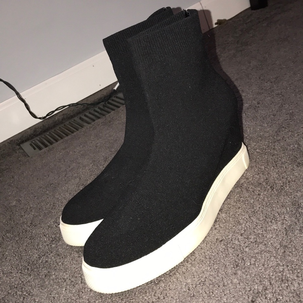 Steve Madden Black slip on sneakers with heels